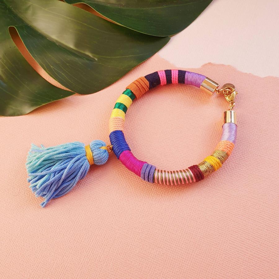 DIY Tassel bracelet - Working Mom Magic | Diy tassel, Tassel bracelet diy, Tassel  bracelet